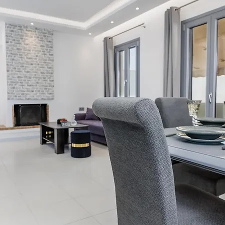 Simos Luxury Apartment