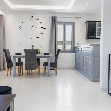 Simos Luxury Apartman